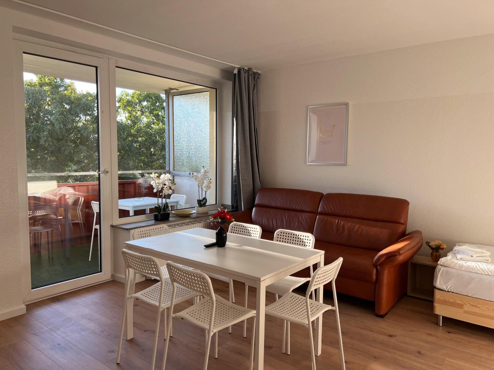 Apartment T&k - - 3 With Private Parking 7min Fair And Airport Dus